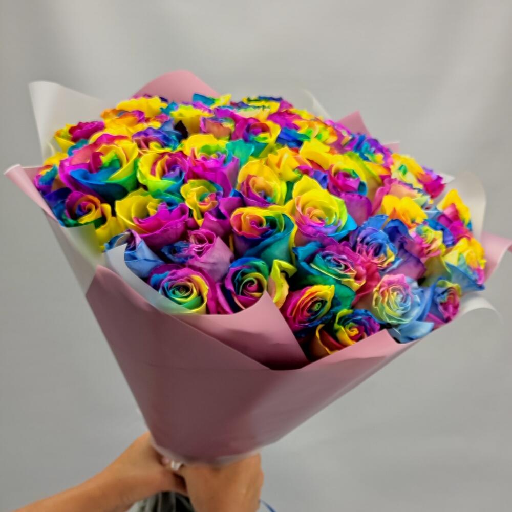 Buchet din 51 Trandafiri Rainbow