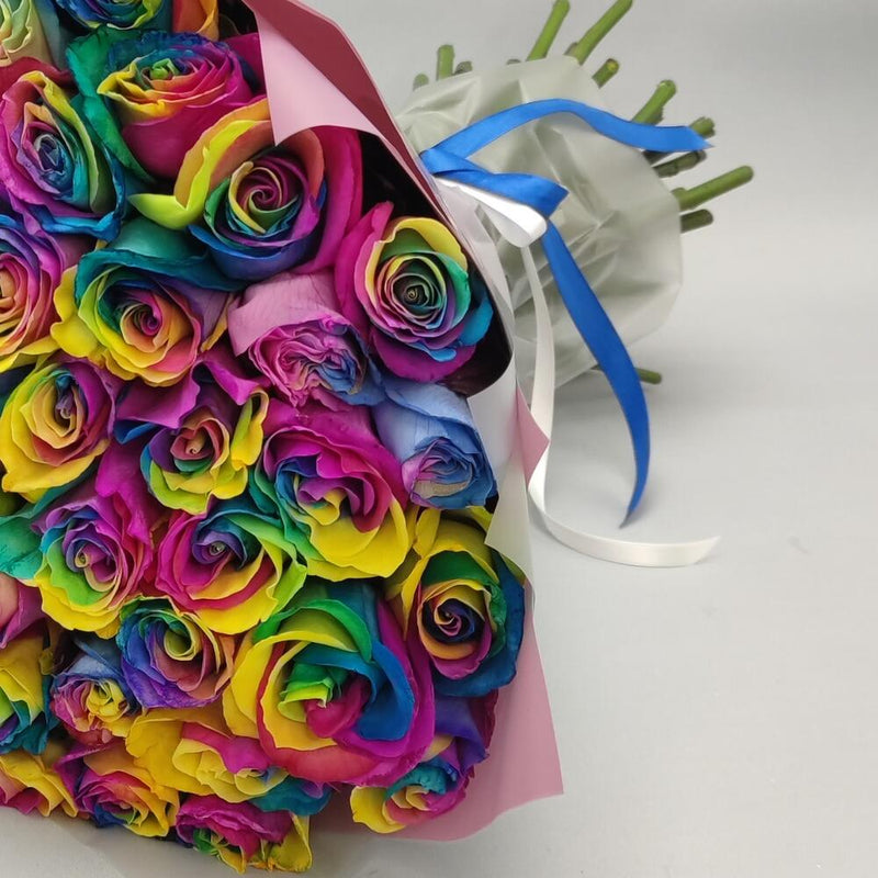 Buchet din 51 Trandafiri Rainbow