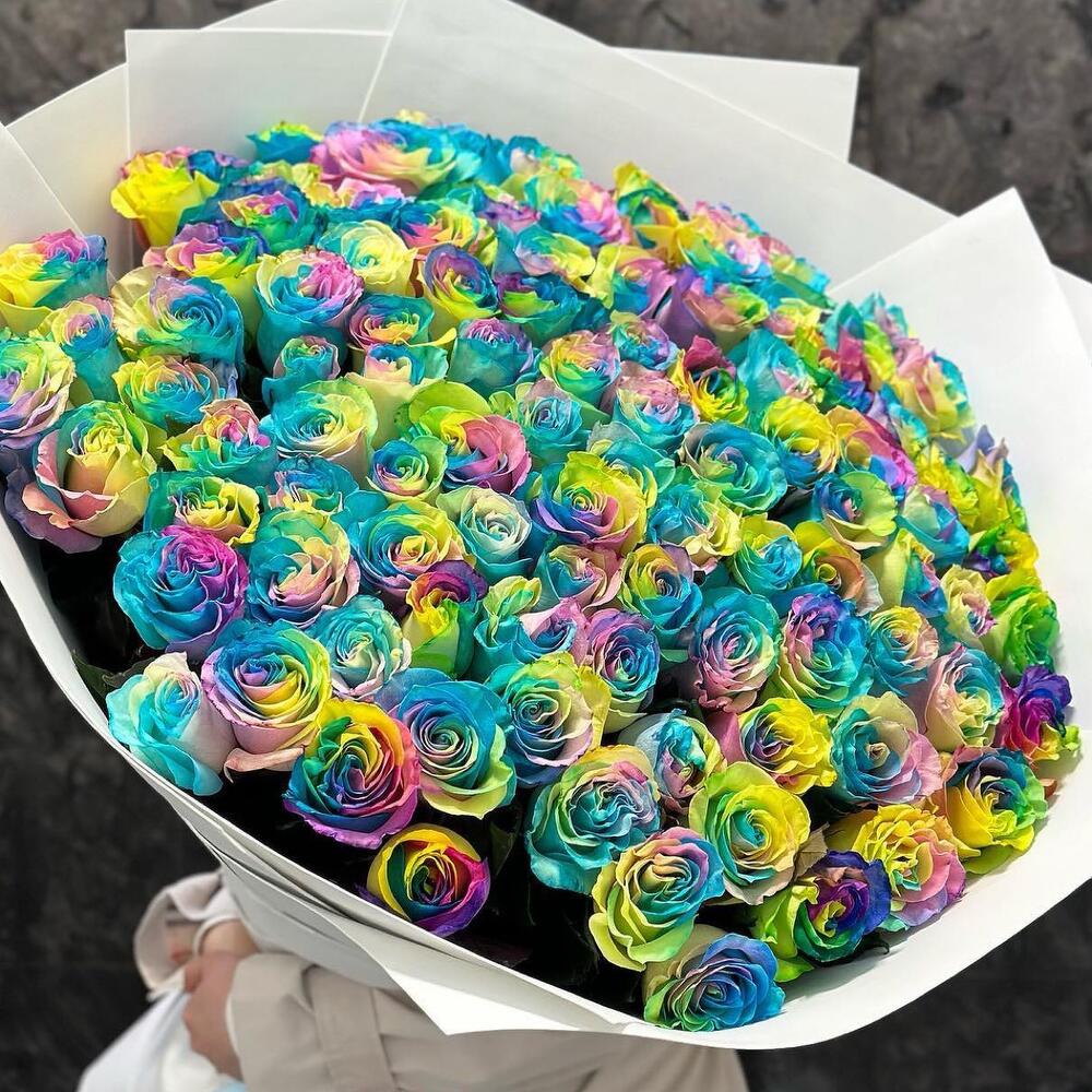 Buchet din 101 Trandafiri Rainbow