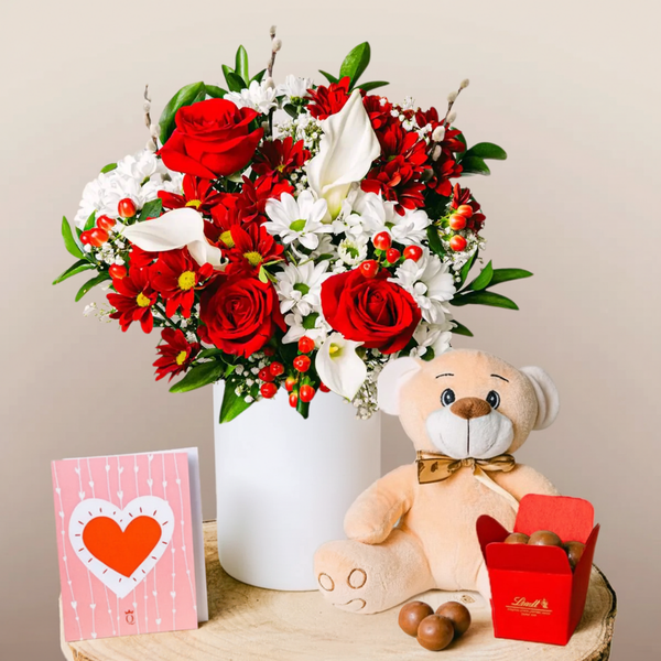 Buchet de Flori cu Bomboane și Urs de Pluș